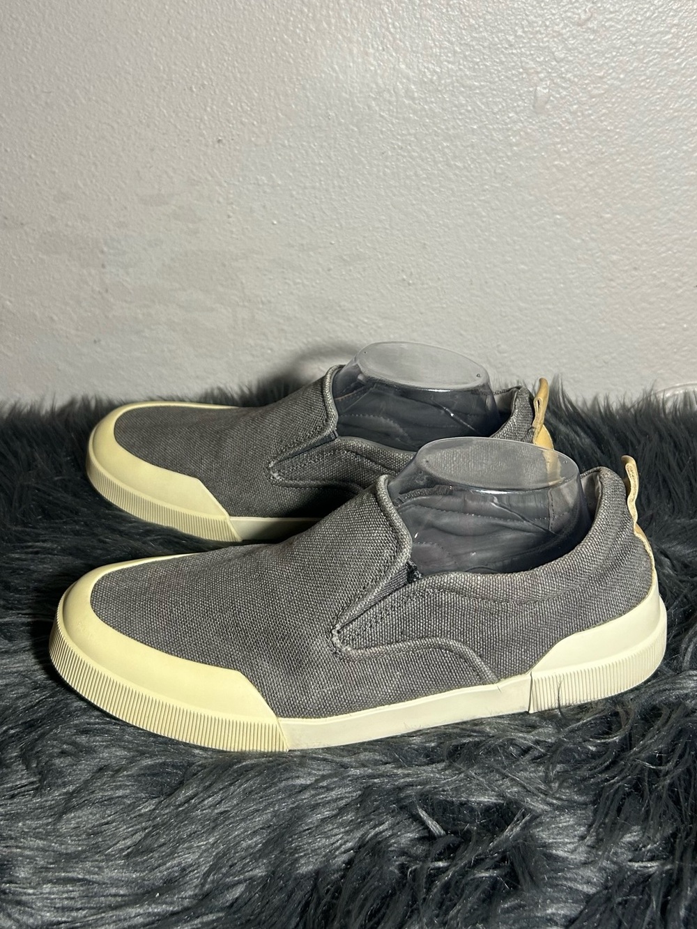 VINCE Mens Slip On Canvas Gray and Cream Sneakers Size 8.5